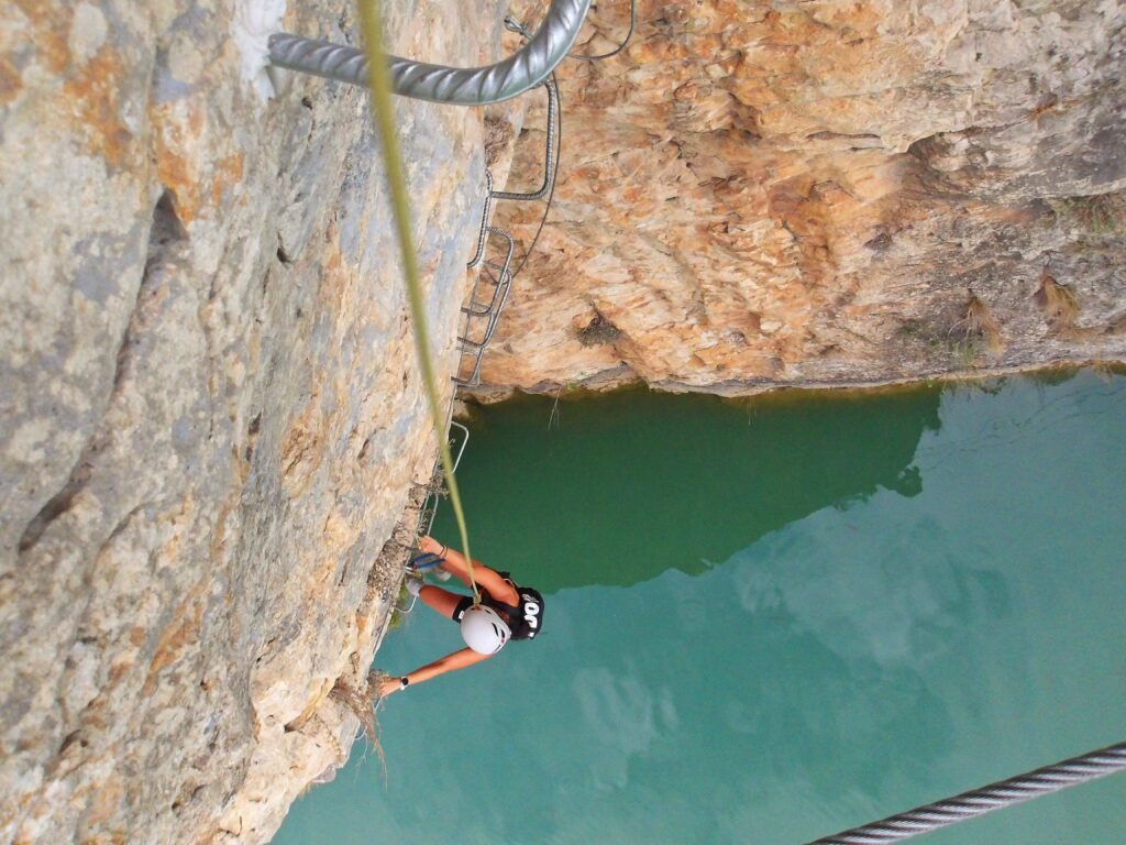 desplome en la vía ferrata paret de les arcades en la pobla de segur, el Pallars Jussà, Pirineos catalanes